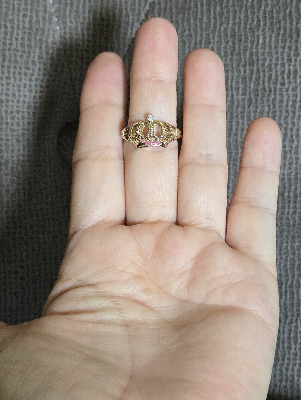 Juicy🍊 Couture Textured Crown👑 Ring💍 - Picture 9 of 16
